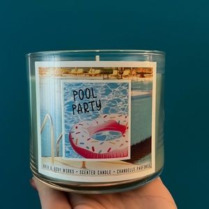 Bath and body works candle